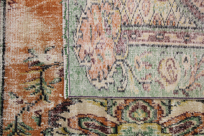 Hand-Knotted Vintage Turkish Rug (5'2" x 8'6")