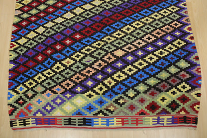 Handwoven Turkish Vintage Kilim (4'10" x 7'10")