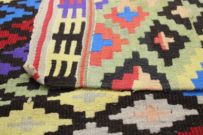 Handwoven Turkish Vintage Kilim (4'10" x 7'10")