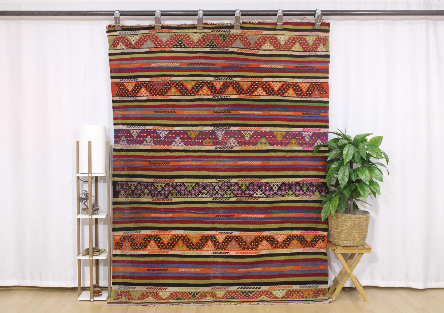 Handwoven Turkish Vintage Kilim (5'5" x 7'8")