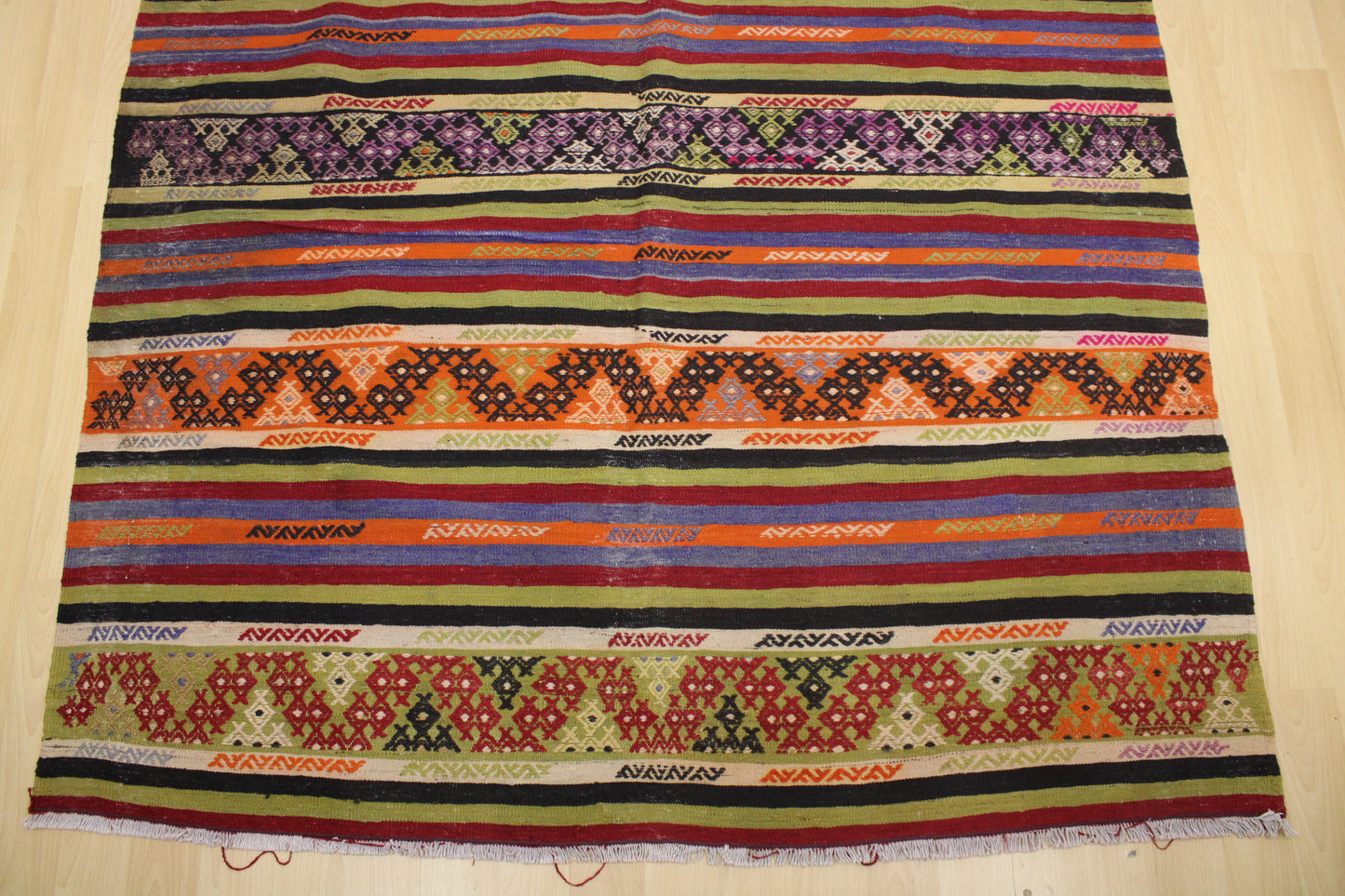 Handwoven Turkish Vintage Kilim (5'5" x 7'8")