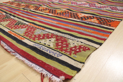 Handwoven Turkish Vintage Kilim (5'5" x 7'8")