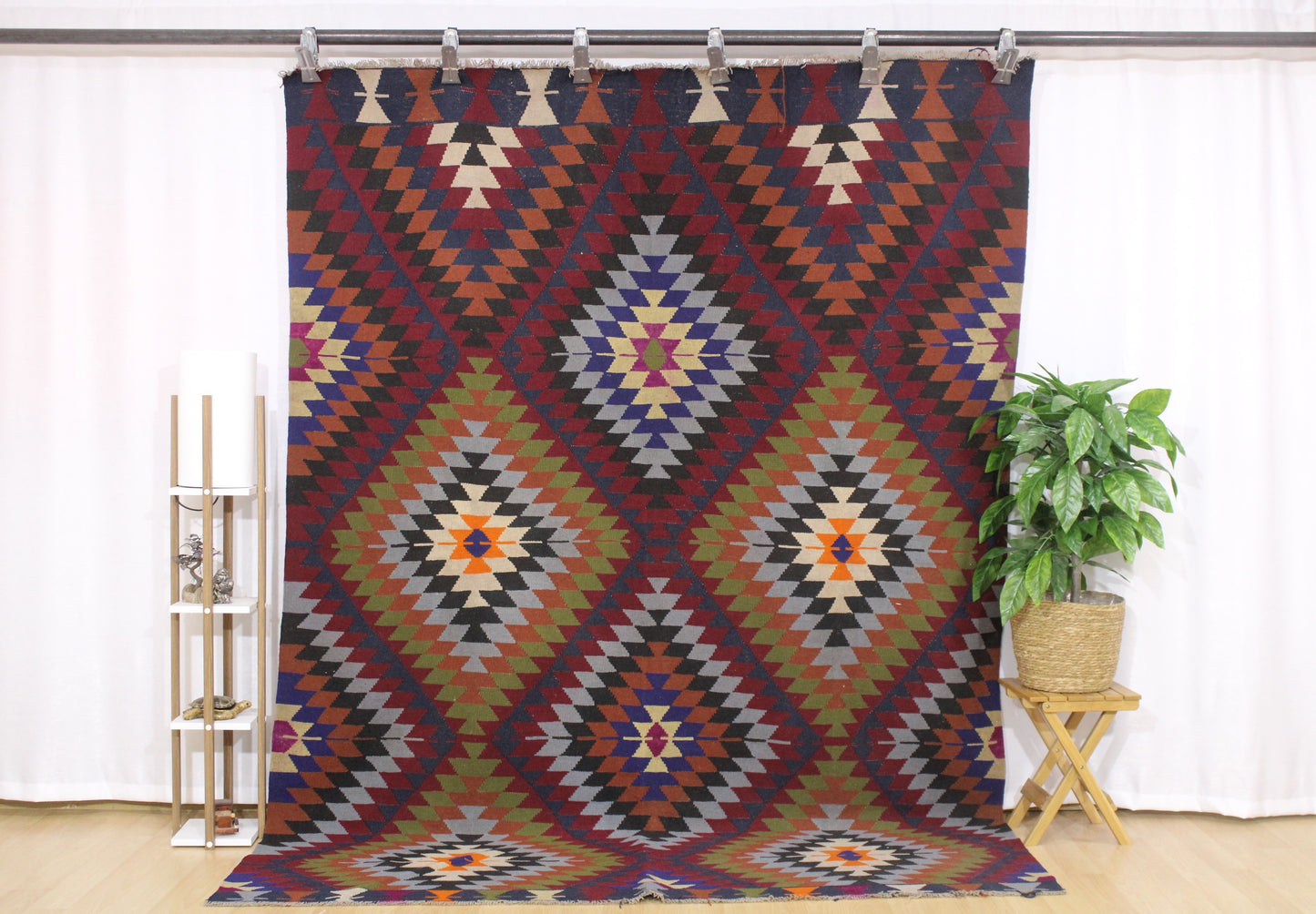 Handwoven Turkish Vintage Kilim (6'8" x 8'11")