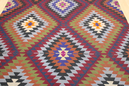 Handwoven Turkish Vintage Kilim (6'8" x 8'11")