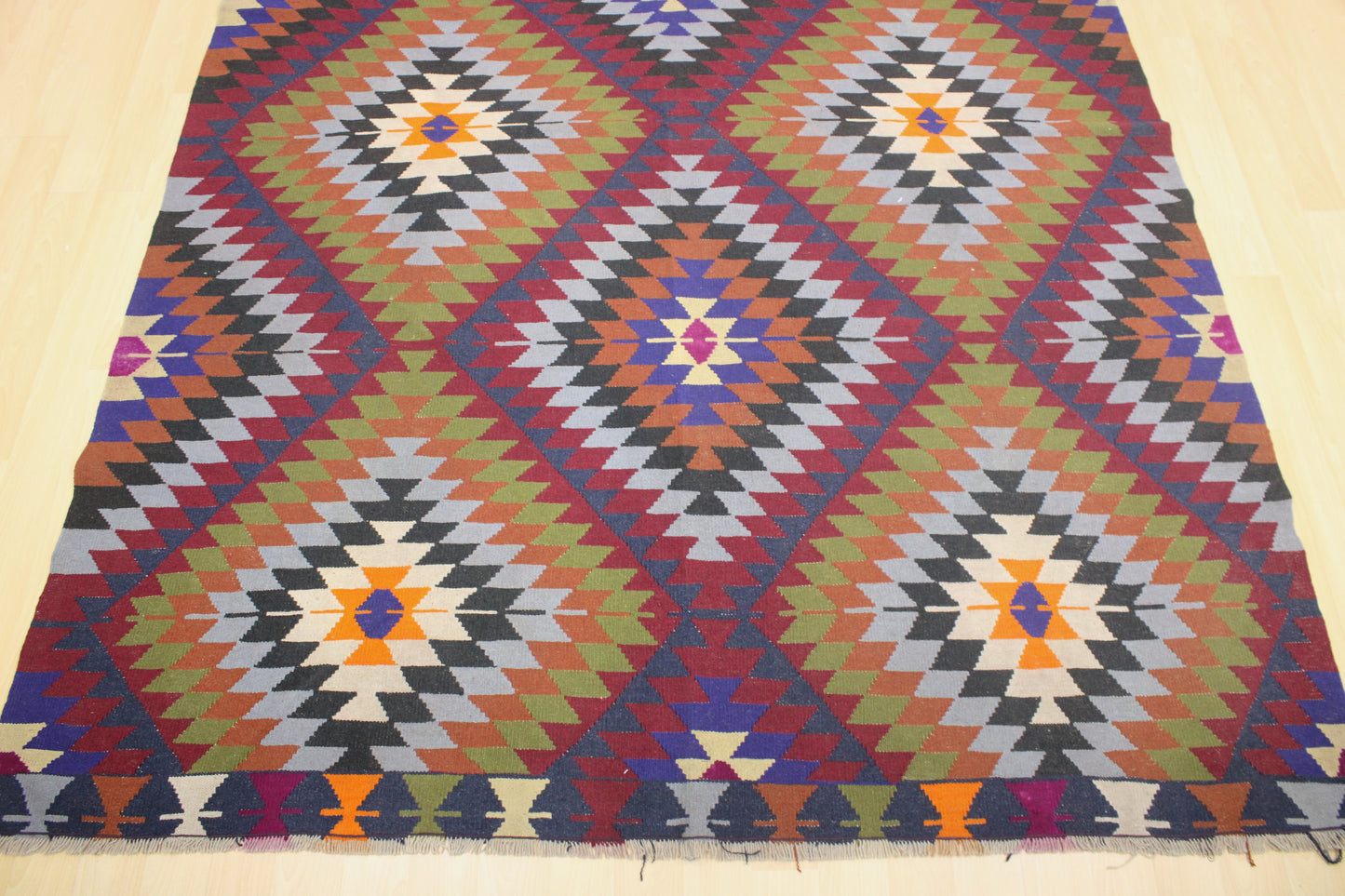 Handwoven Turkish Vintage Kilim (6'8" x 8'11")