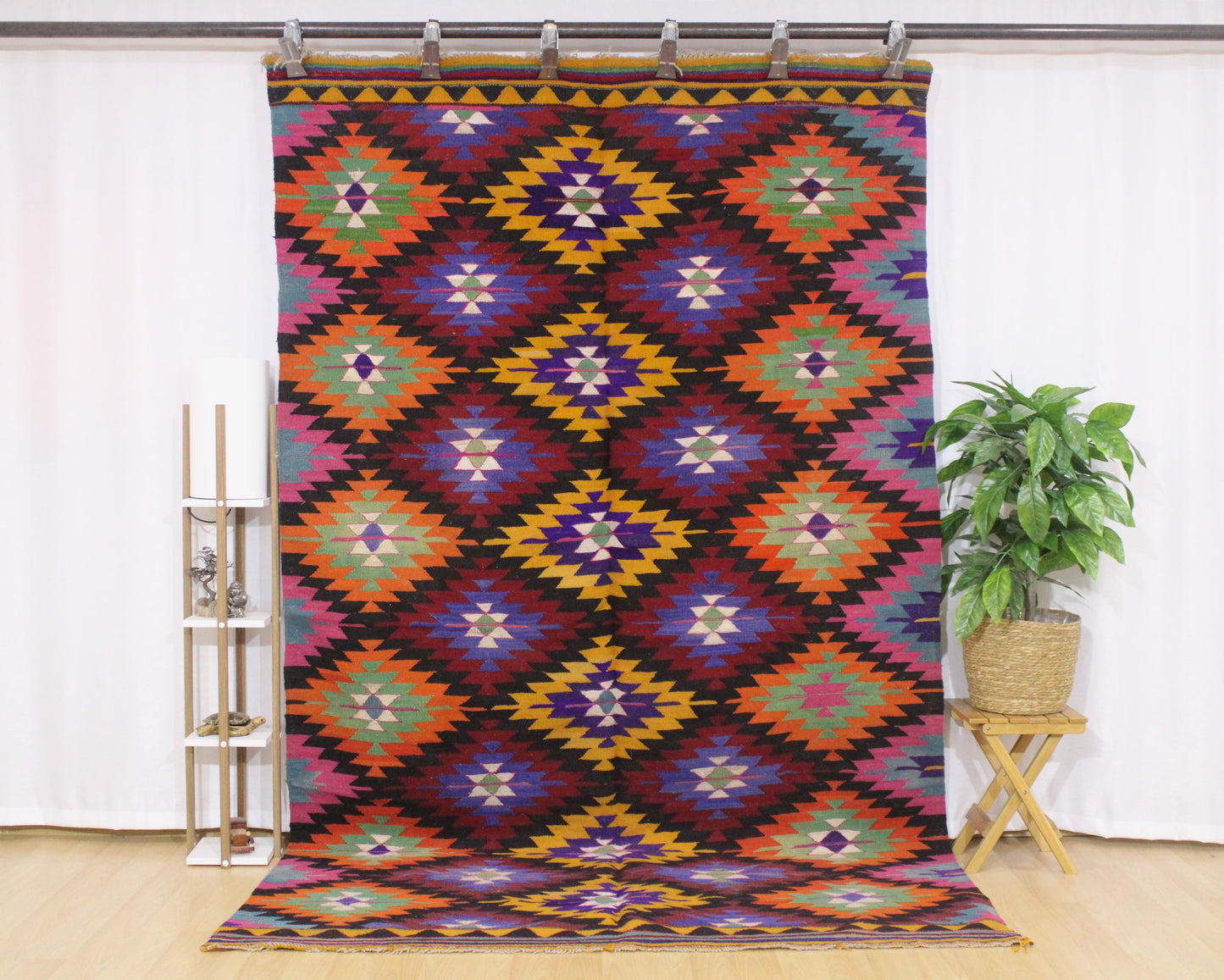 Handwoven Turkish Vintage Kilim (6'0" x 9'11")