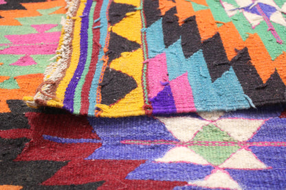 Handwoven Turkish Vintage Kilim (6'0" x 9'11")