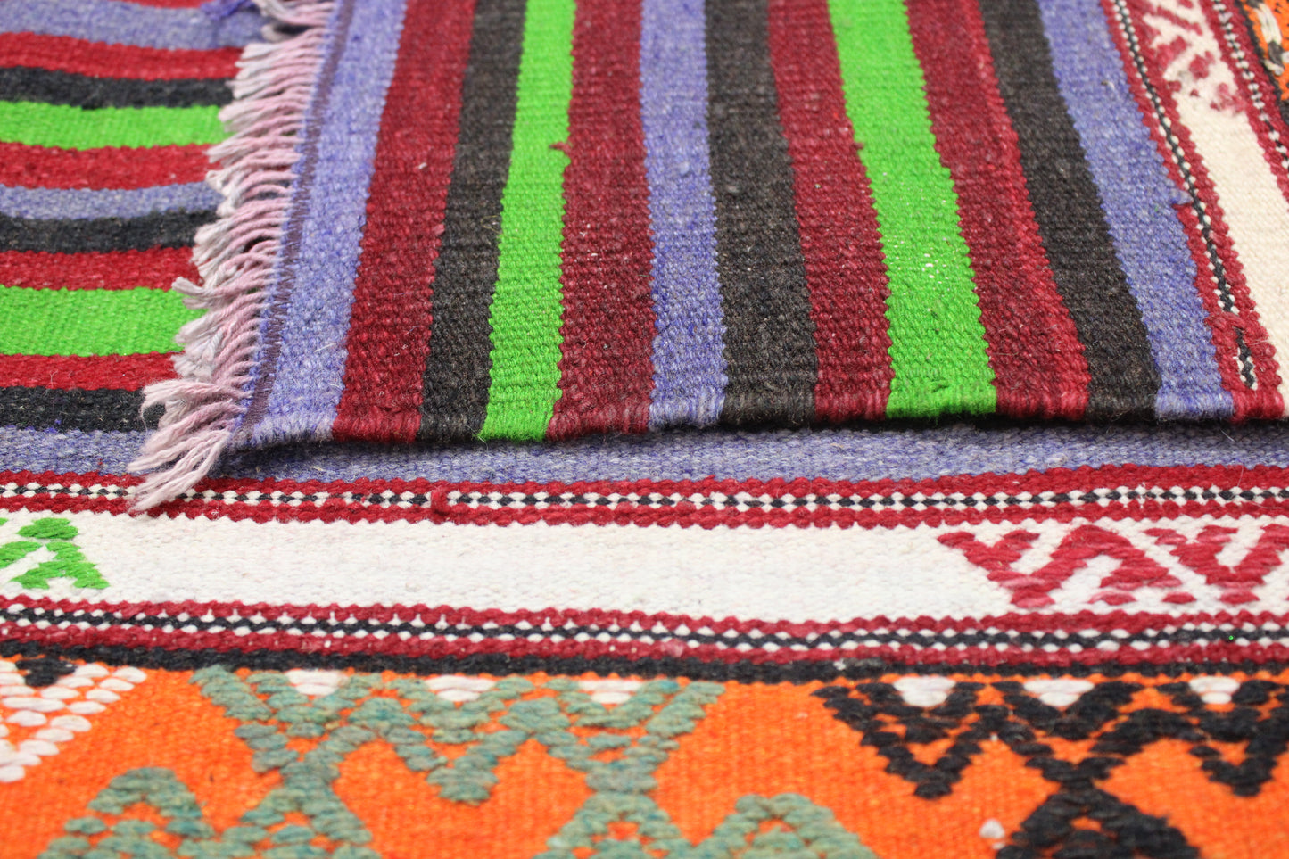 Handwoven Turkish Vintage Kilim (5'2" x 10'3")