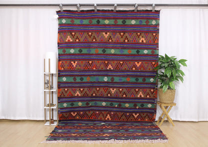 Handwoven Turkish Vintage Kilim (6'1" x 10'8")