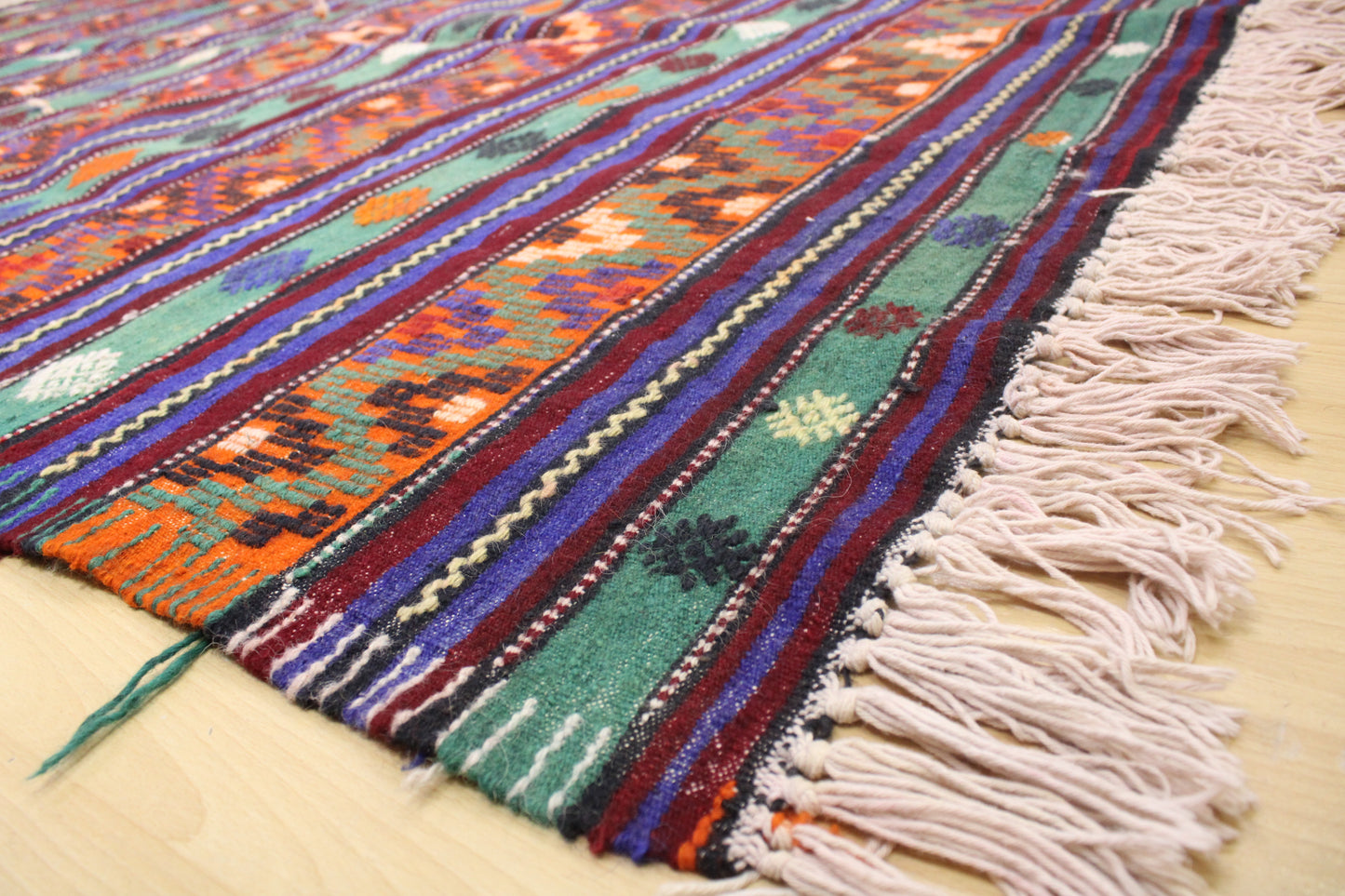 Handwoven Turkish Vintage Kilim (6'1" x 10'8")