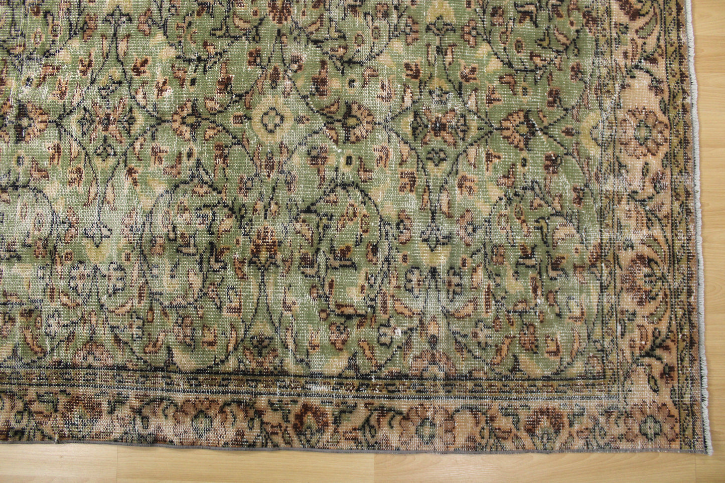 Hand-Knotted Vintage Turkish Rug (5'1" x 8'3")