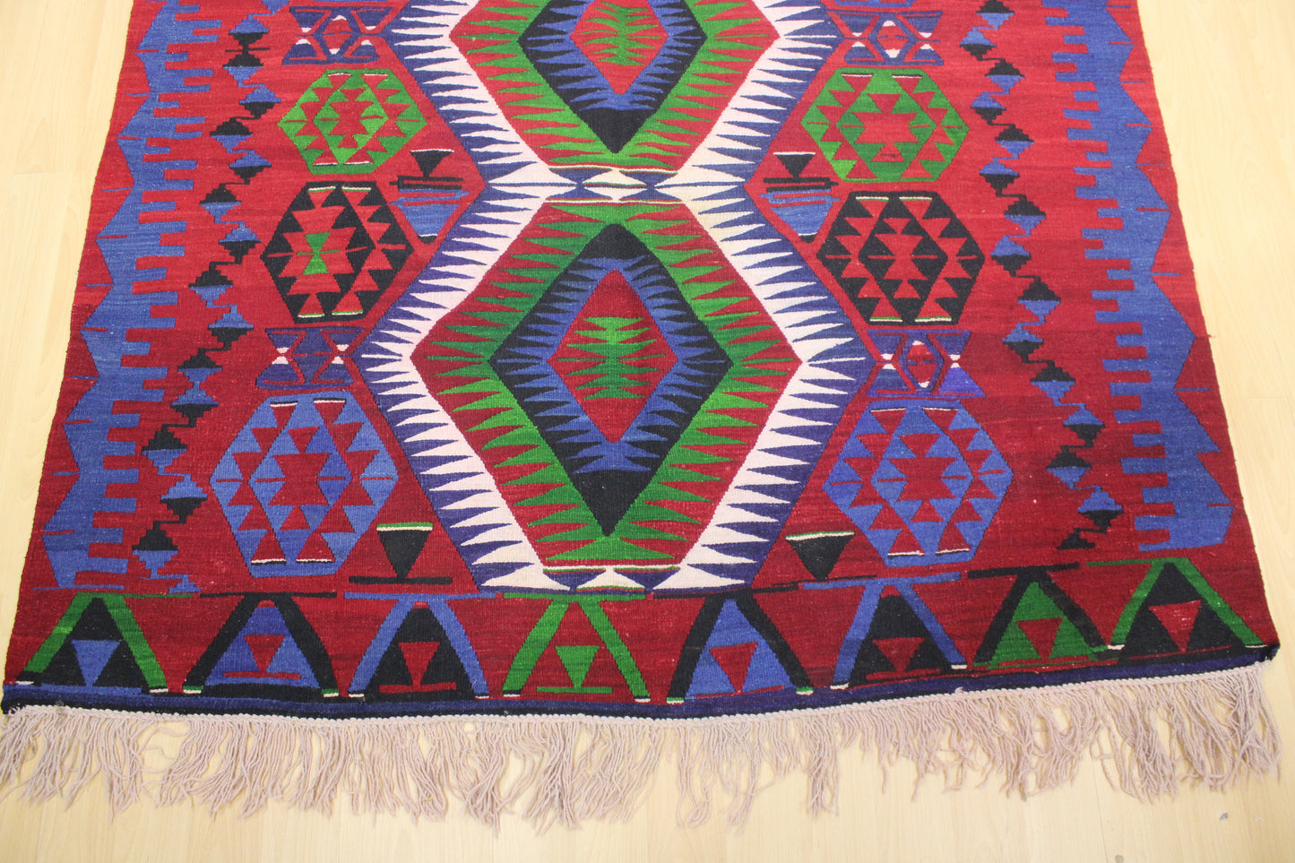 Handwoven Turkish Vintage Kilim (5'7" x 11'2")