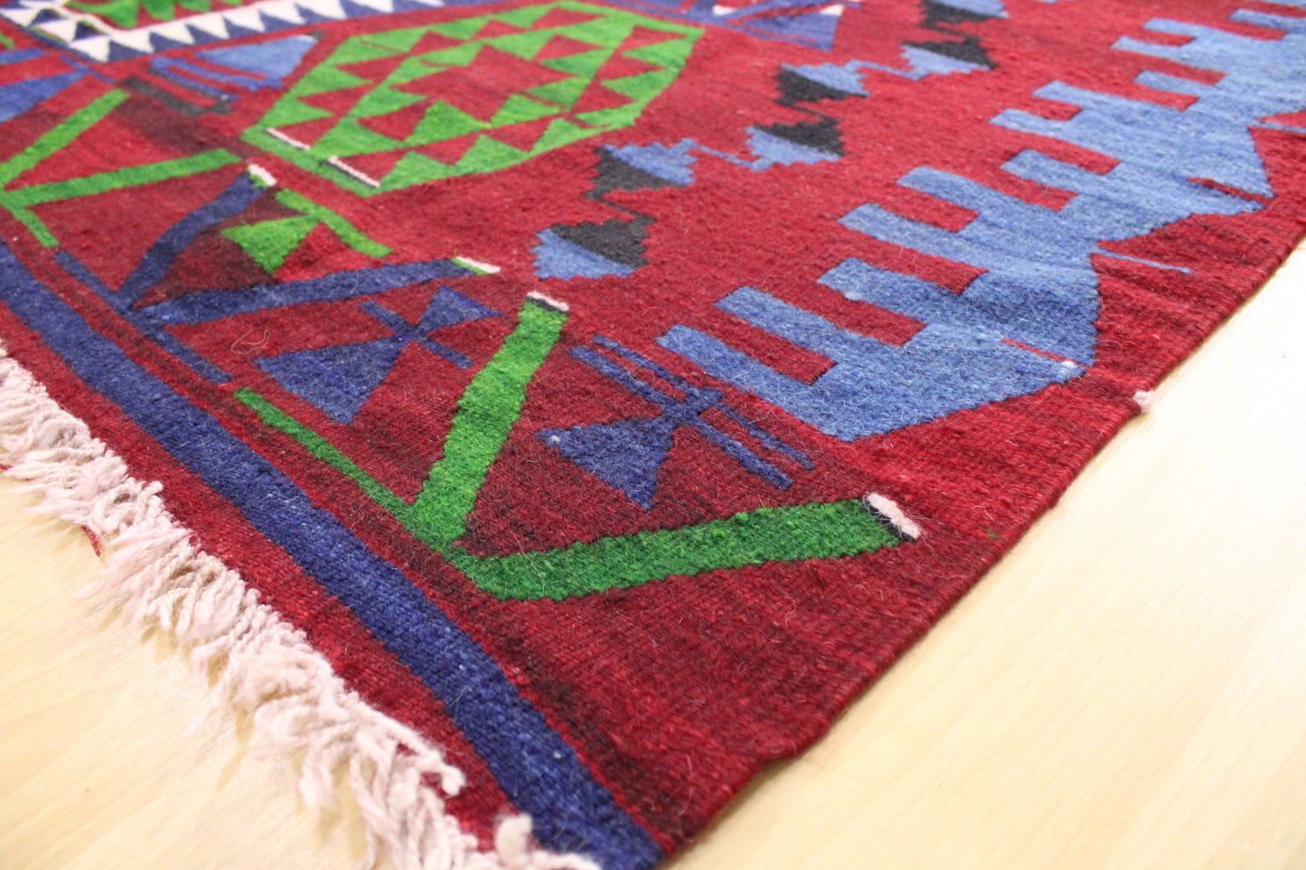 Handwoven Turkish Vintage Kilim (5'7" x 11'2")