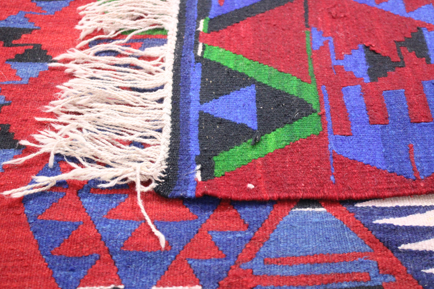 Handwoven Turkish Vintage Kilim (5'7" x 11'2")