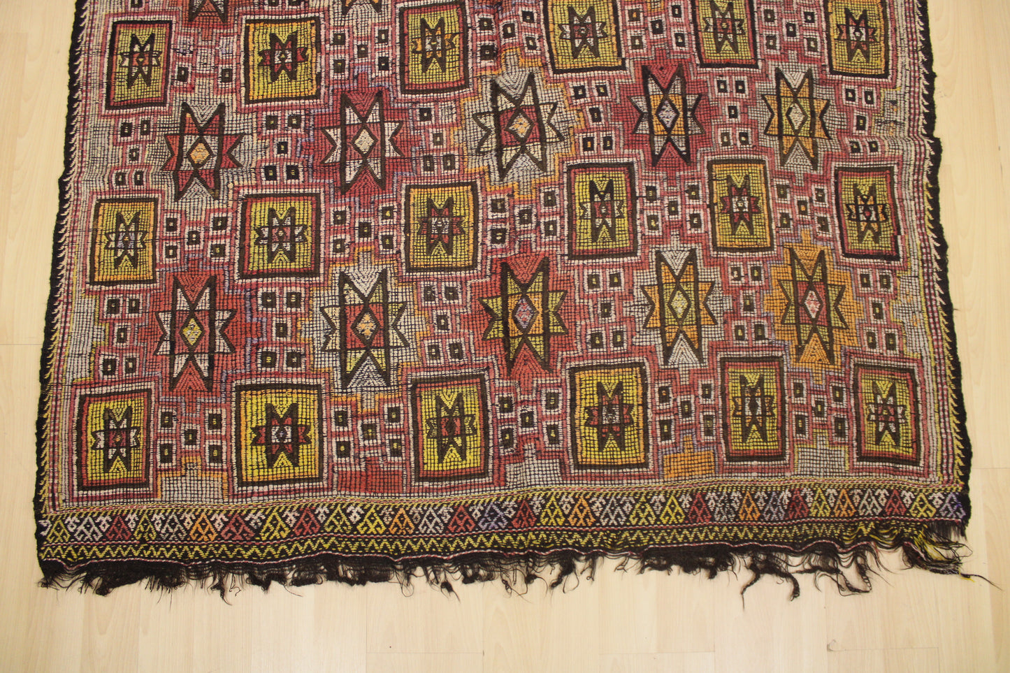 Handwoven Turkish Vintage Kilim (5'3" x 9'3")