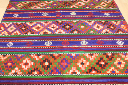 Handwoven Turkish Vintage Kilim (5'7" x 10'10")