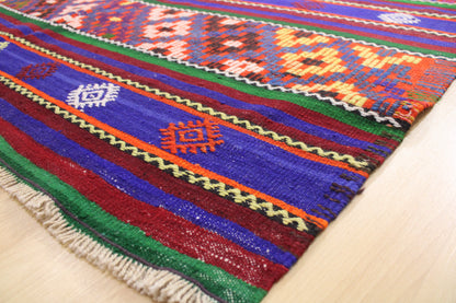 Handwoven Turkish Vintage Kilim (5'7" x 10'10")