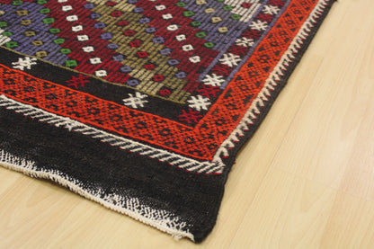 Handwoven Turkish Vintage Kilim (5'9" x 12'2")