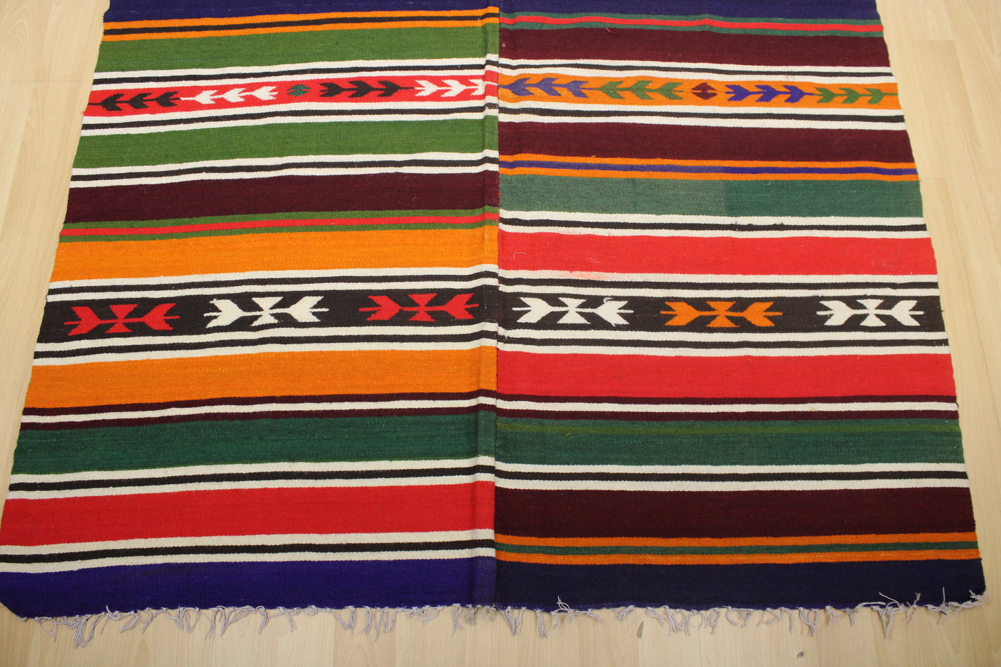 Handwoven Turkish Vintage Kilim (5'5" x 9'9")