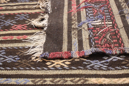 Handwoven Turkish Vintage Kilim (5'8" x 8'11")