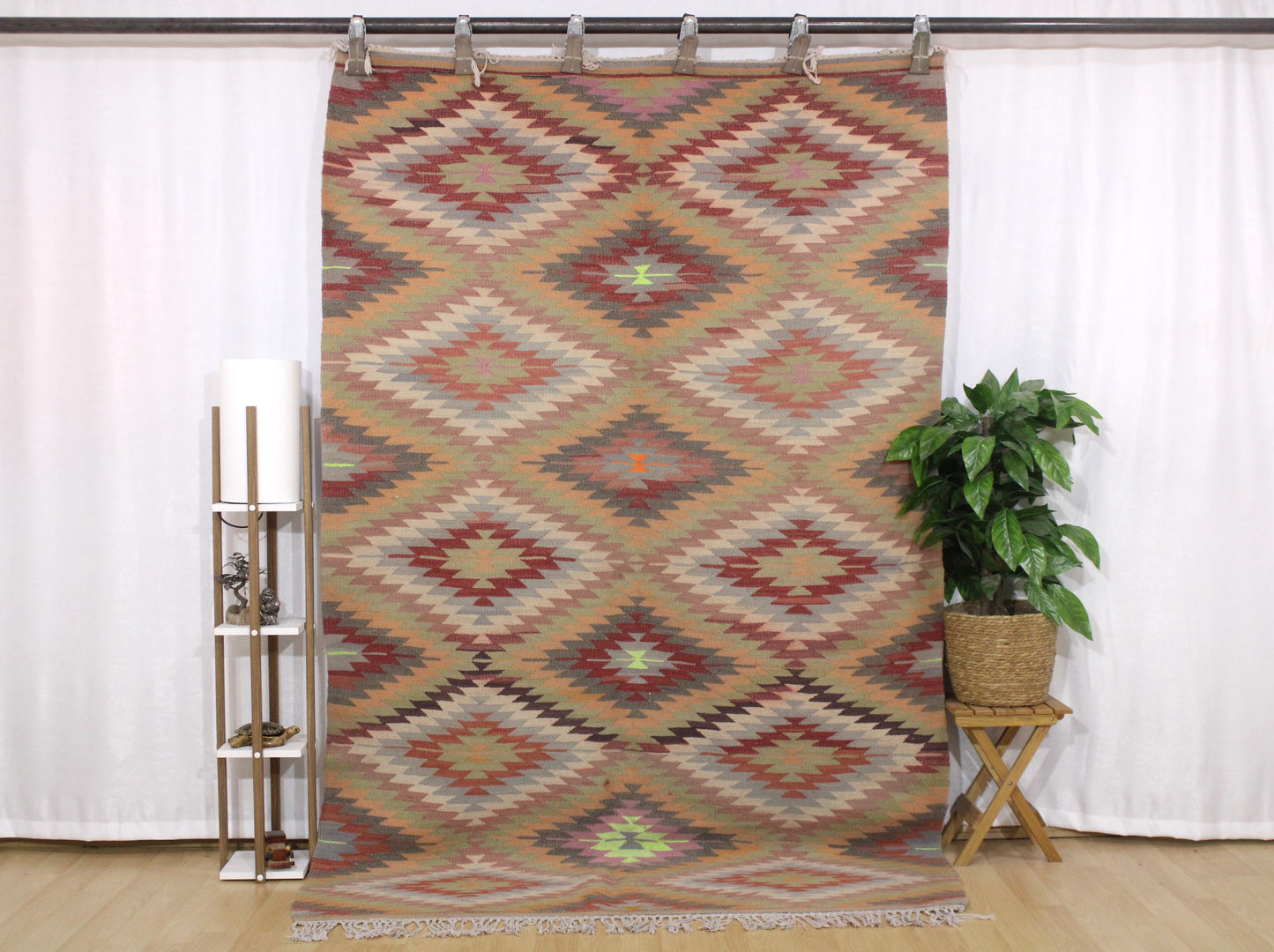 Handwoven Turkish Vintage Kilim (5'4" x 8'11")