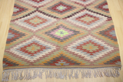 Handwoven Turkish Vintage Kilim (5'4" x 8'11")