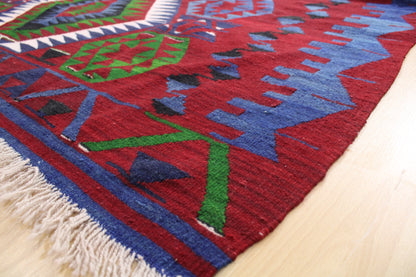 Handwoven Turkish Vintage Kilim (5'6" x 10'6")