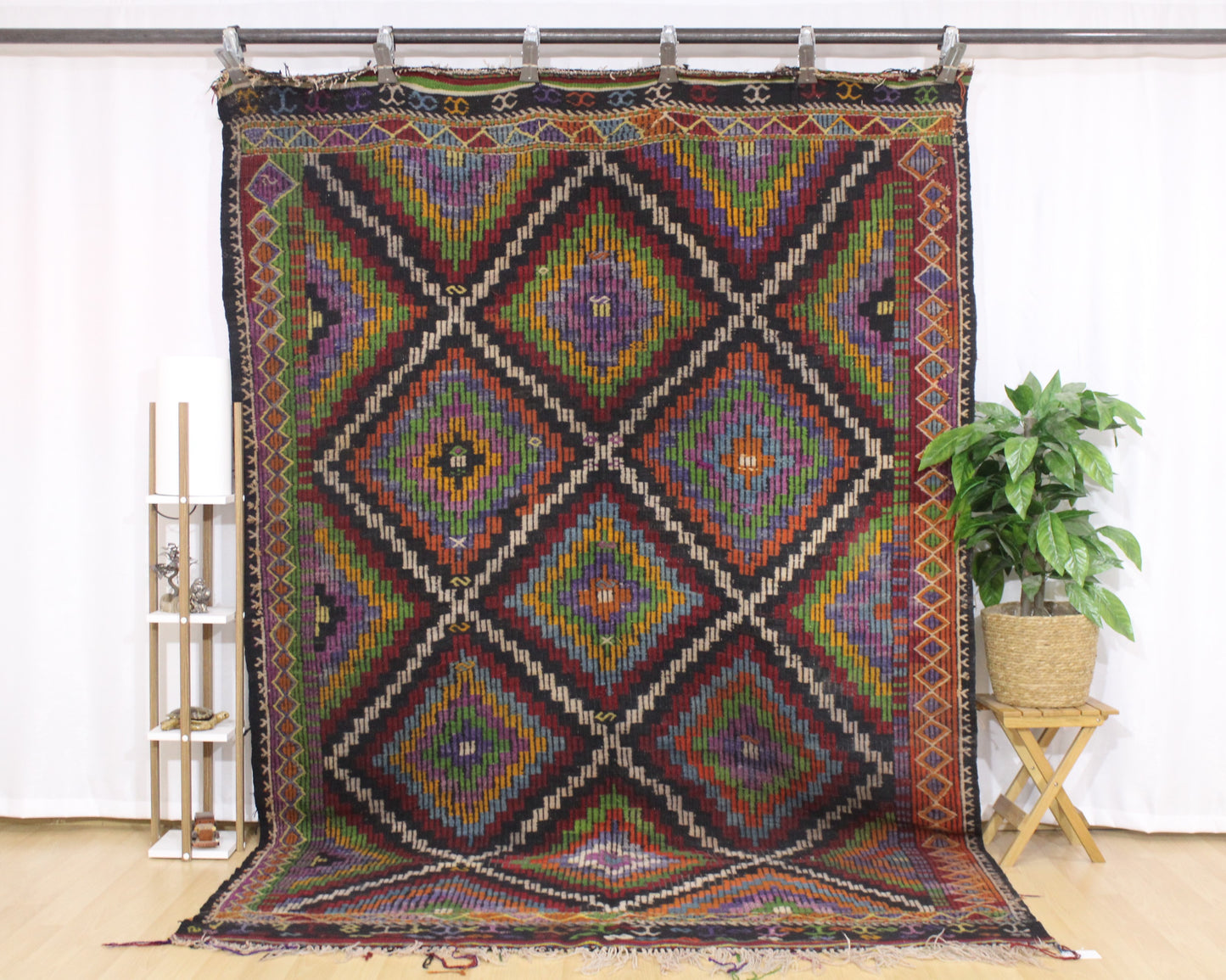 Handwoven Turkish Vintage Kilim (6'5" x 10'0")