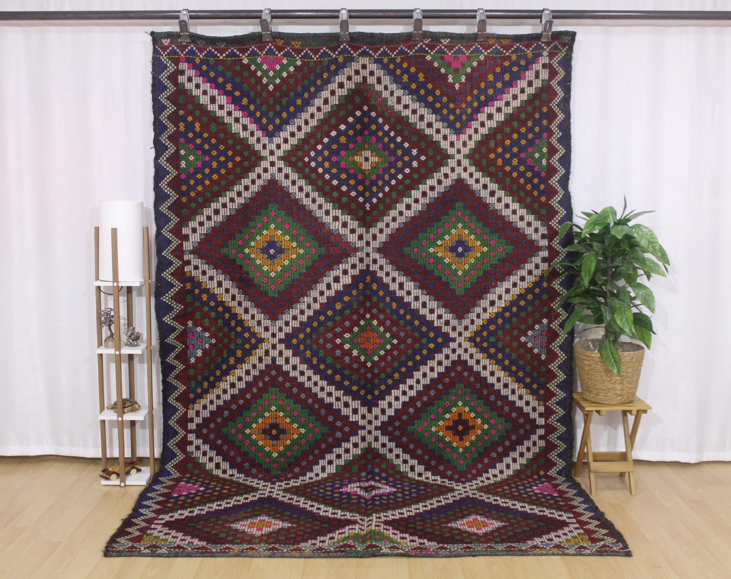 Handwoven Turkish Vintage Kilim (6'8" x 10'0")