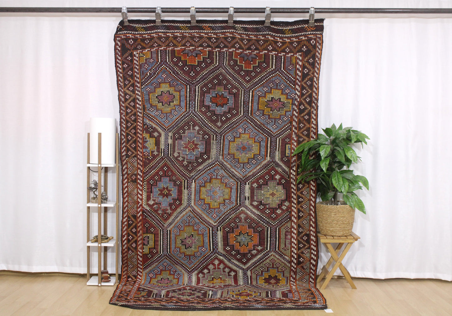 Handwoven Turkish Vintage Kilim (5'0" x 9'3")