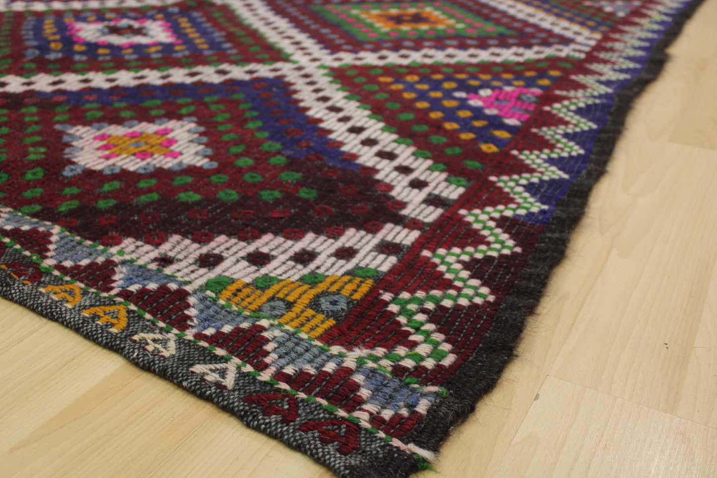 Handwoven Turkish Vintage Kilim (6'8" x 10'0")