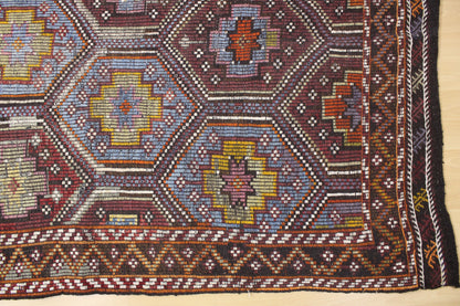 Handwoven Turkish Vintage Kilim (5'0" x 9'3")