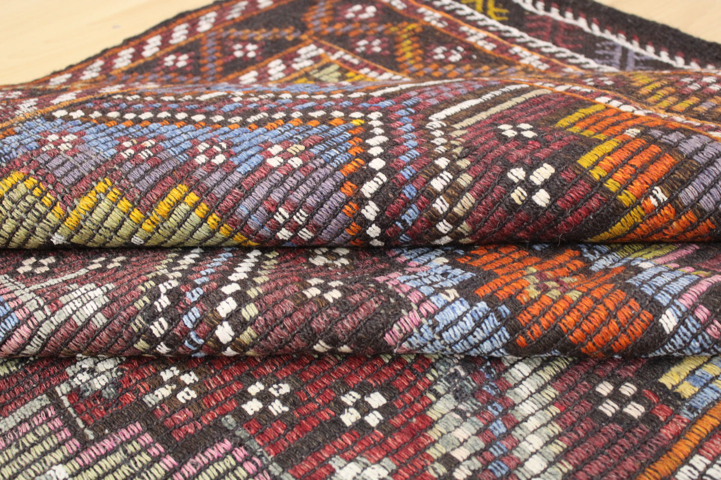 Handwoven Turkish Vintage Kilim (5'0" x 9'3")