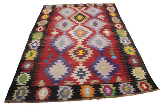 Handwoven Turkish Vintage Kilim (5'5" x 7'12")