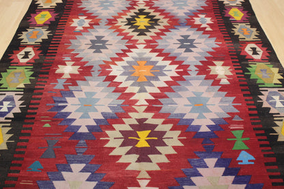 Handwoven Turkish Vintage Kilim (5'5" x 7'12")