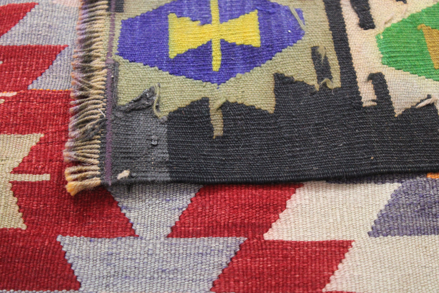 Handwoven Turkish Vintage Kilim (5'5" x 7'12")