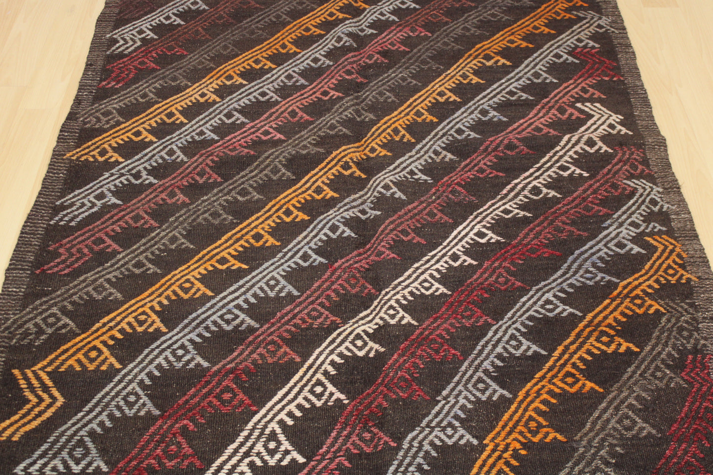 Handwoven Turkish Vintage Kilim (4'6" x 11'3")