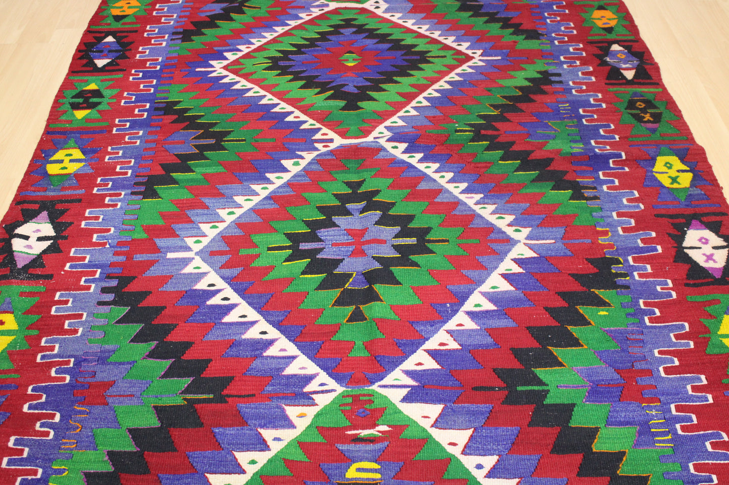 Handwoven Turkish Vintage Kilim (5'3" x 10'0")