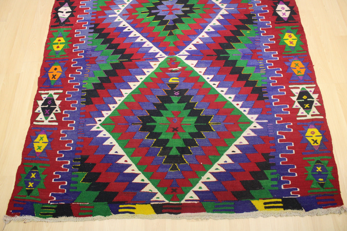 Handwoven Turkish Vintage Kilim (5'3" x 10'0")