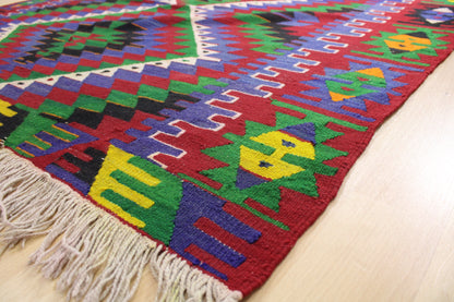 Handwoven Turkish Vintage Kilim (5'3" x 10'0")