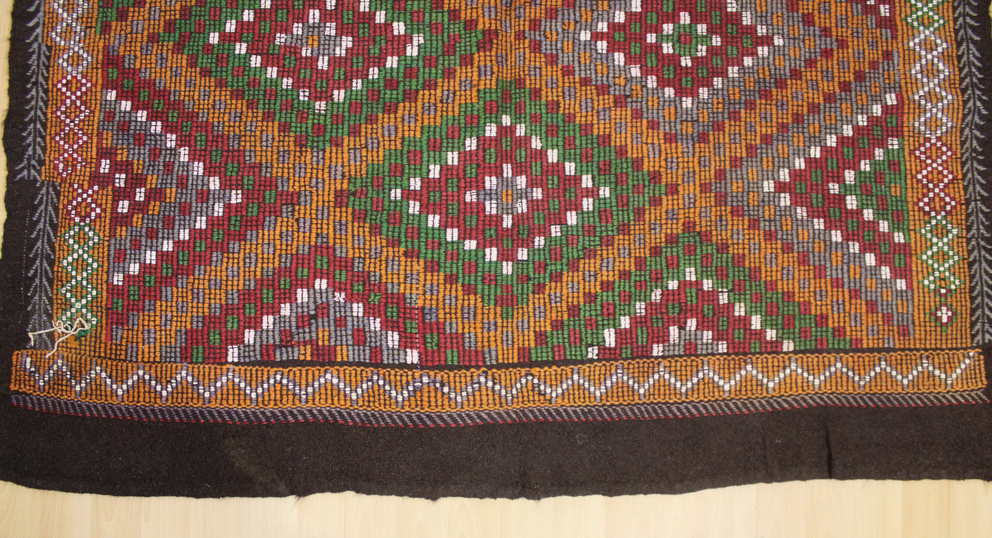 Handwoven Turkish Vintage Kilim (6'5" x 9'7")