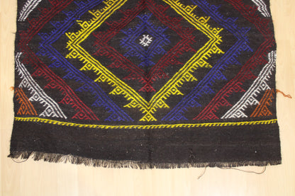 Handwoven Turkish Vintage Kilim (4'6" x 8'11")