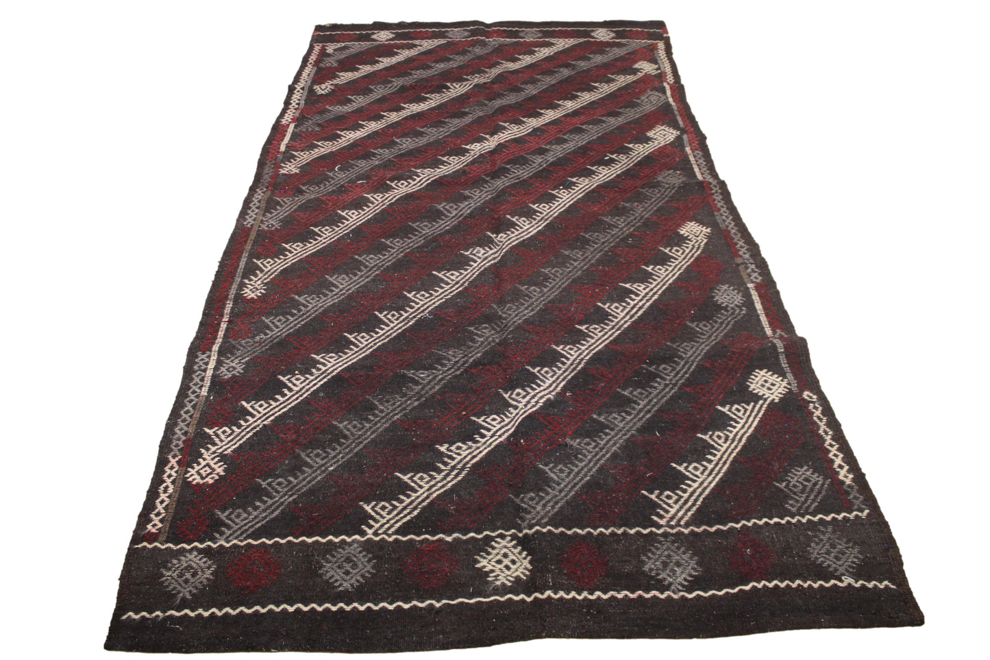 Handwoven Turkish Vintage Kilim (5'6" x 10'11")