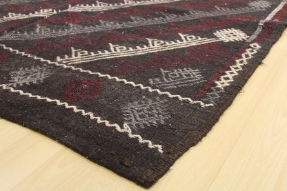 Handwoven Turkish Vintage Kilim (5'6" x 10'11")