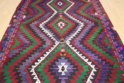 Handwoven Turkish Vintage Kilim (5'10" x 9'8")