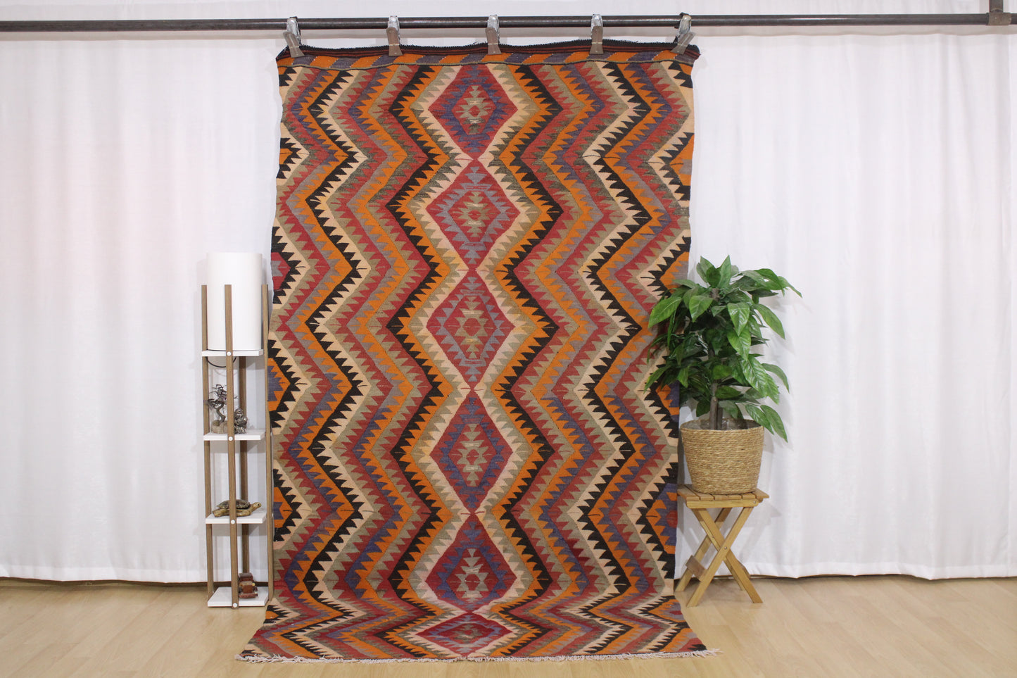 Handwoven Turkish Vintage Kilim (4'11" x 9'6")