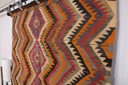 Handwoven Turkish Vintage Kilim (4'11" x 9'6")