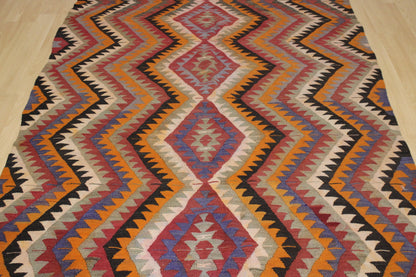 Handwoven Turkish Vintage Kilim (4'11" x 9'6")