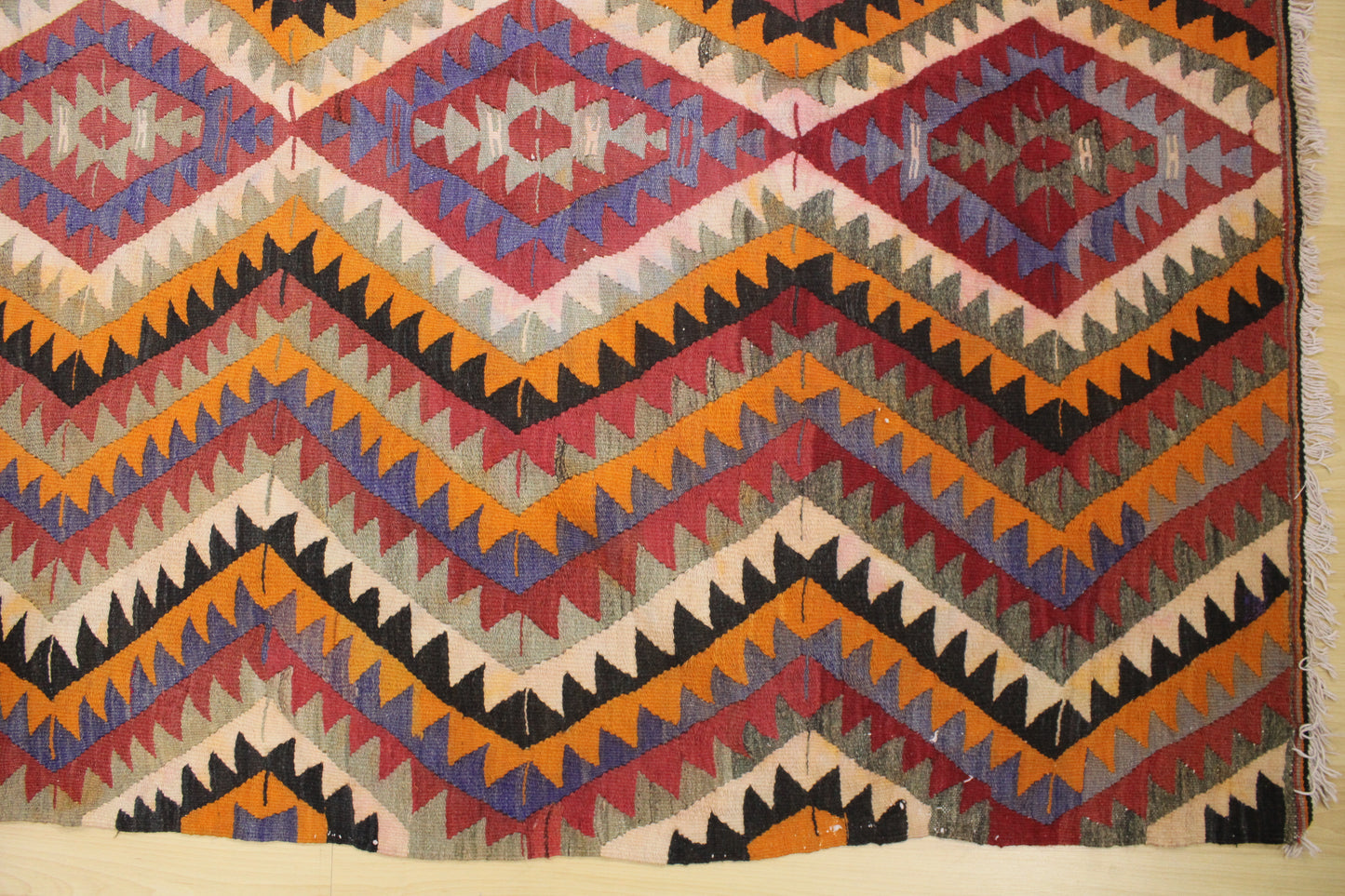 Handwoven Turkish Vintage Kilim (4'11" x 9'6")