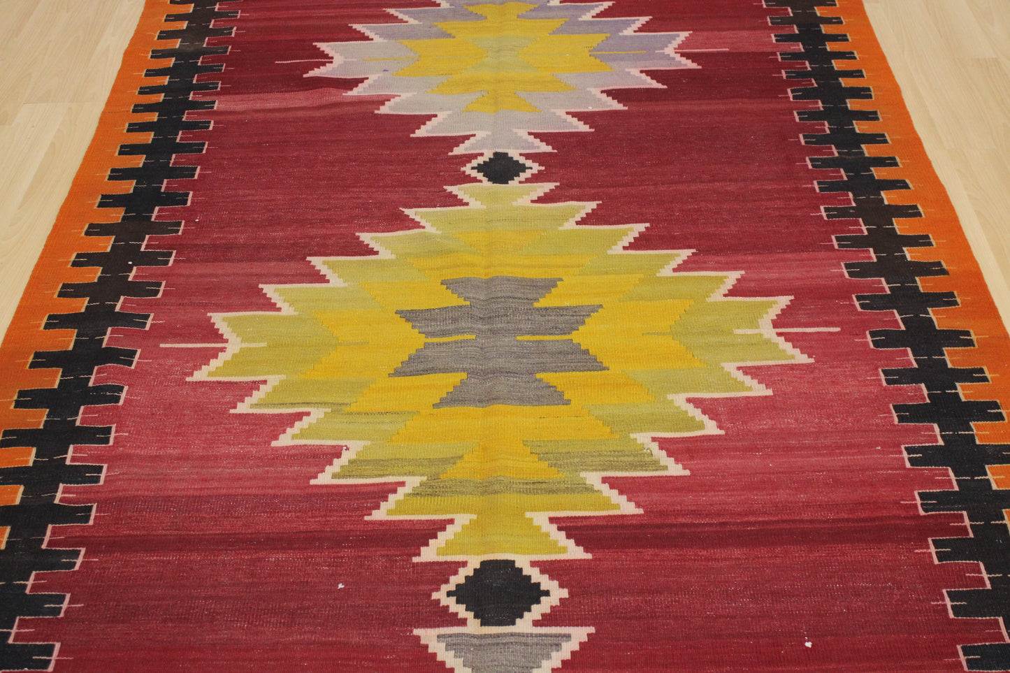 Handwoven Turkish Vintage Kilim (5'2" x 9'9")